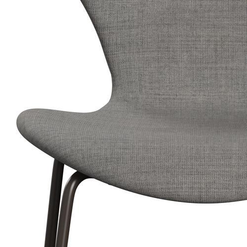 Fritz Hansen 3107 židle plné čalounění, hnědý bronz/plátno světle šedá