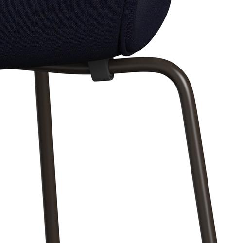 Fritz Hansen 3107 židle plné čalounění, hnědý bronz/plátno Midnight Blue