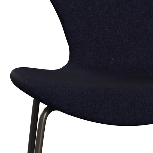 Fritz Hansen 3107 Židle plné čalounění, Brown Bronze/Divina MD Navy Dark