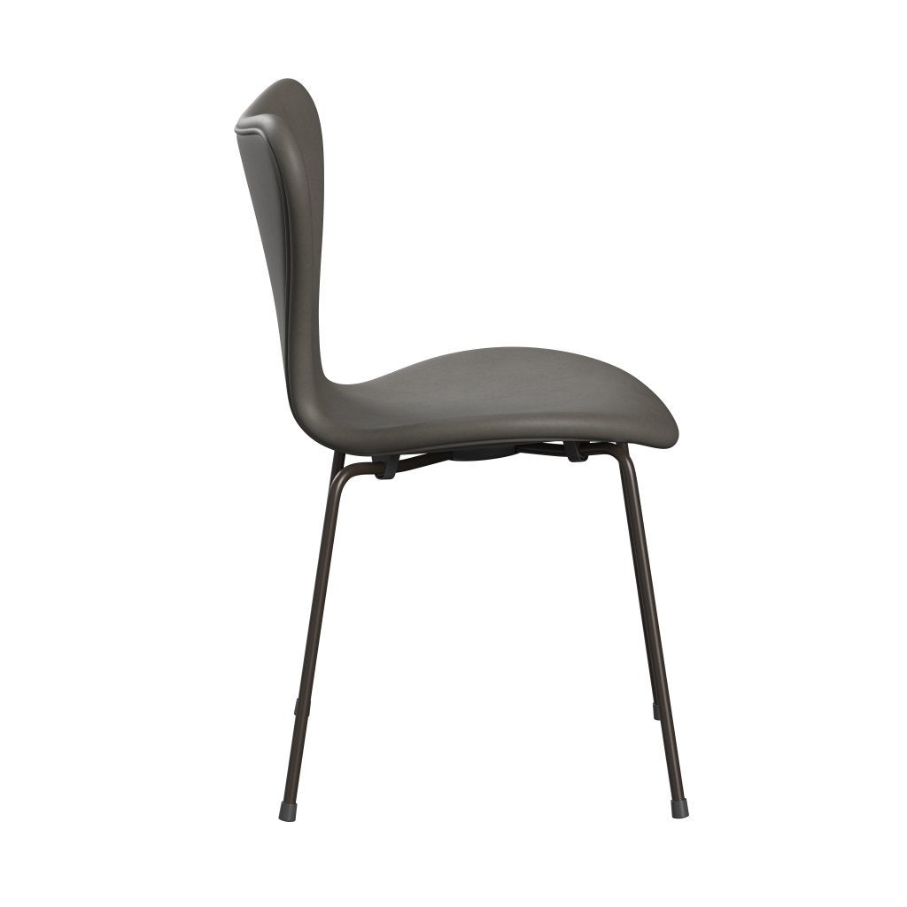 Fritz Hansen 3107 židle plné čalounění, hnědý bronz/základní láva