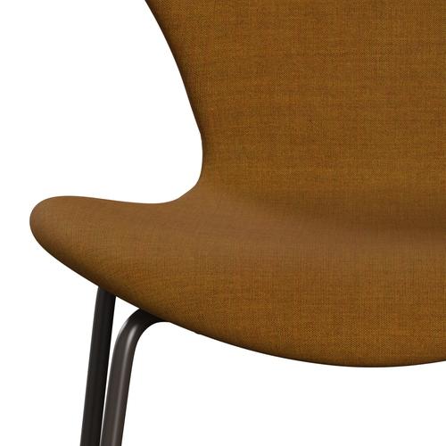 Fritz Hansen 3107 židle plné čalounění, hnědý bronz/remix zlatý ocher