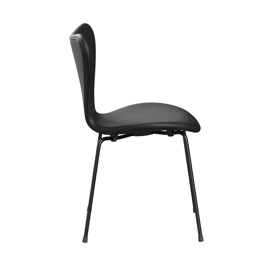 Fritz Hansen 3107 židle plné čalounění, černá/základní černá