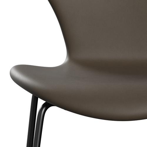 Fritz Hansen 3107 židle plné čalounění, černý/esenciální kámen