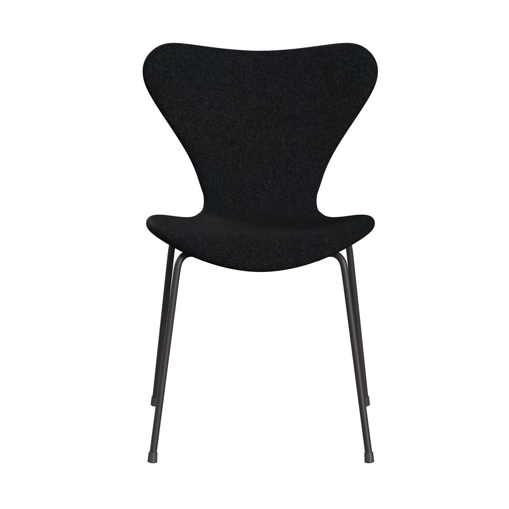 Fritz Hansen 3107 Chair Full Upholstery, Warm Graphite/Divina Md Black