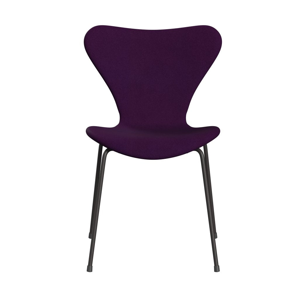 Fritz Hansen 3107 Židle plné čalounění, teplý grafit/Divina Violet (Div696)