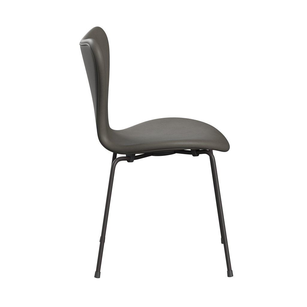 Fritz Hansen 3107 Chair Full Upholstery, Warm Graphite/Essential Lava