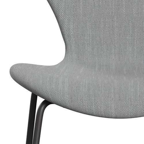 Fritz Hansen 3107 Židle plné čalounění, teplý grafit/sunniva 2 světle šedá/světle modrá