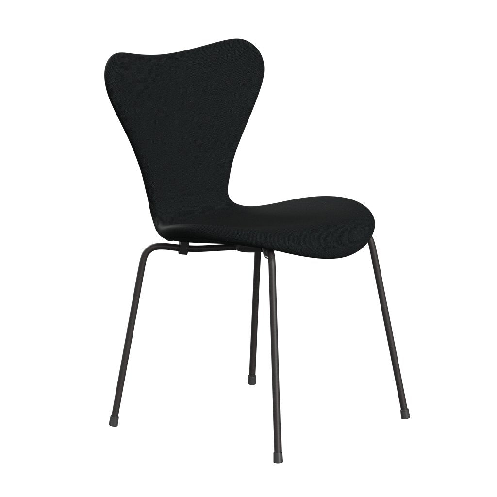 Fritz Hansen 3107 židle plné čalounění, teplý grafit/Sunniva 2 Black (SV193)