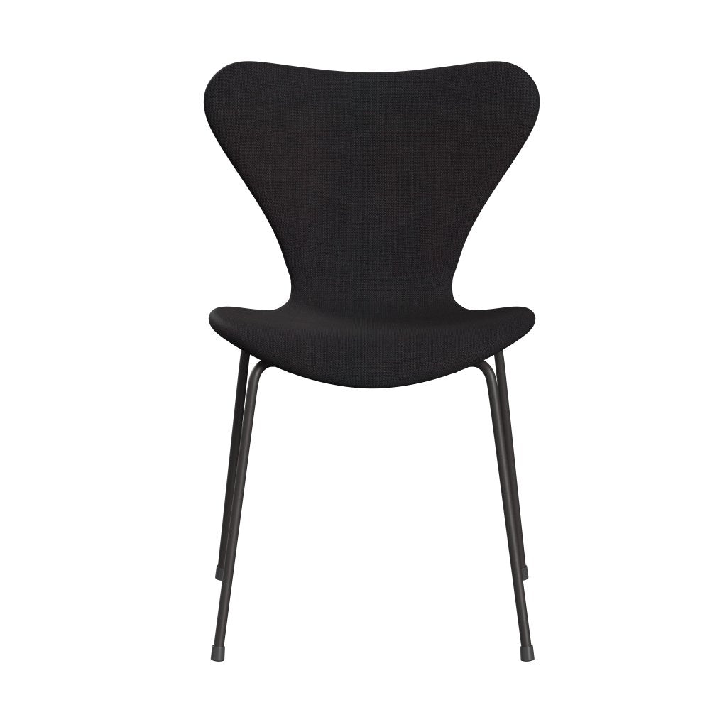 Fritz Hansen 3107 židle plné čalounění, teplý grafit/Sunniva 2 Black (SV683)