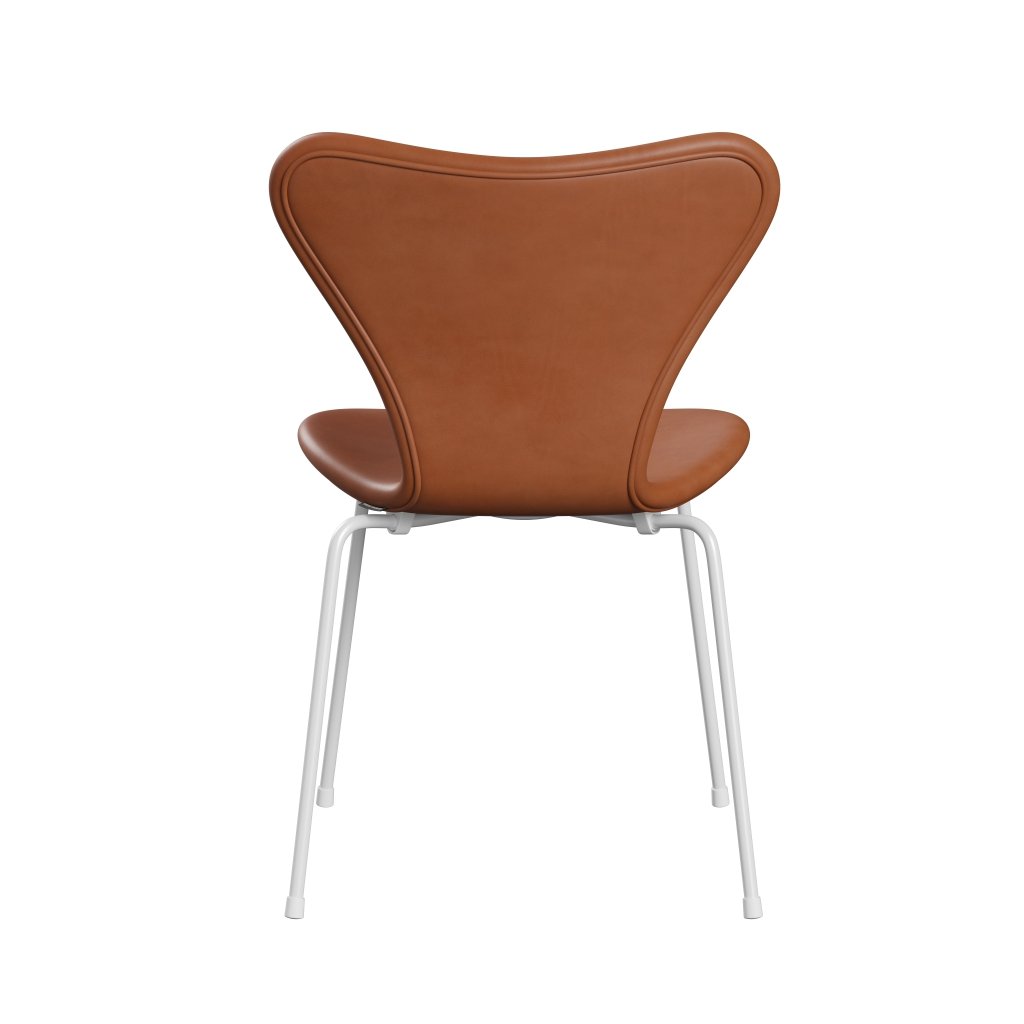 Fritz Hansen 3107 Chair Full Upholstery, White/Grace Walnut