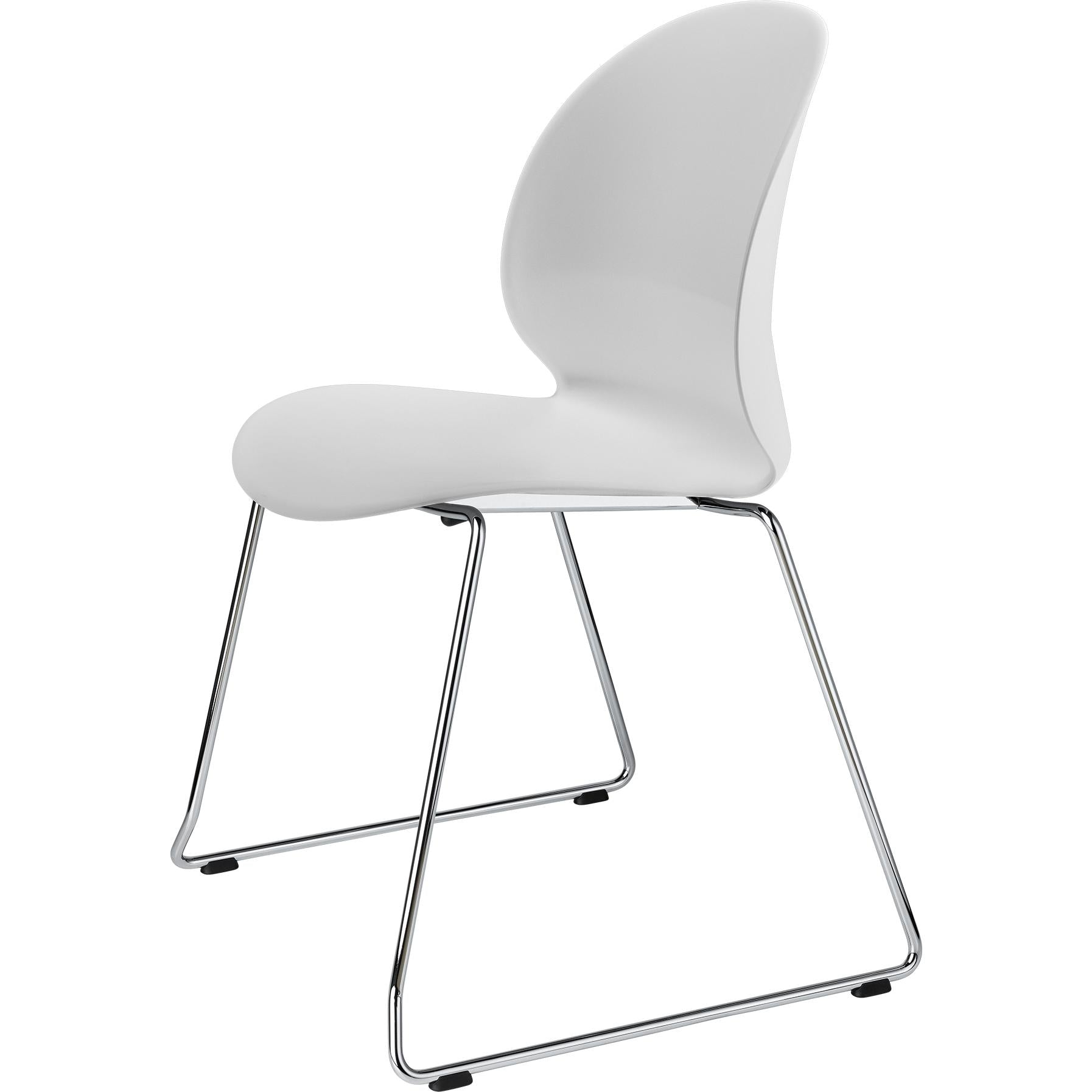 Fritz Hansen N02 Recycle Chair Chromed Steel, mimo bílou