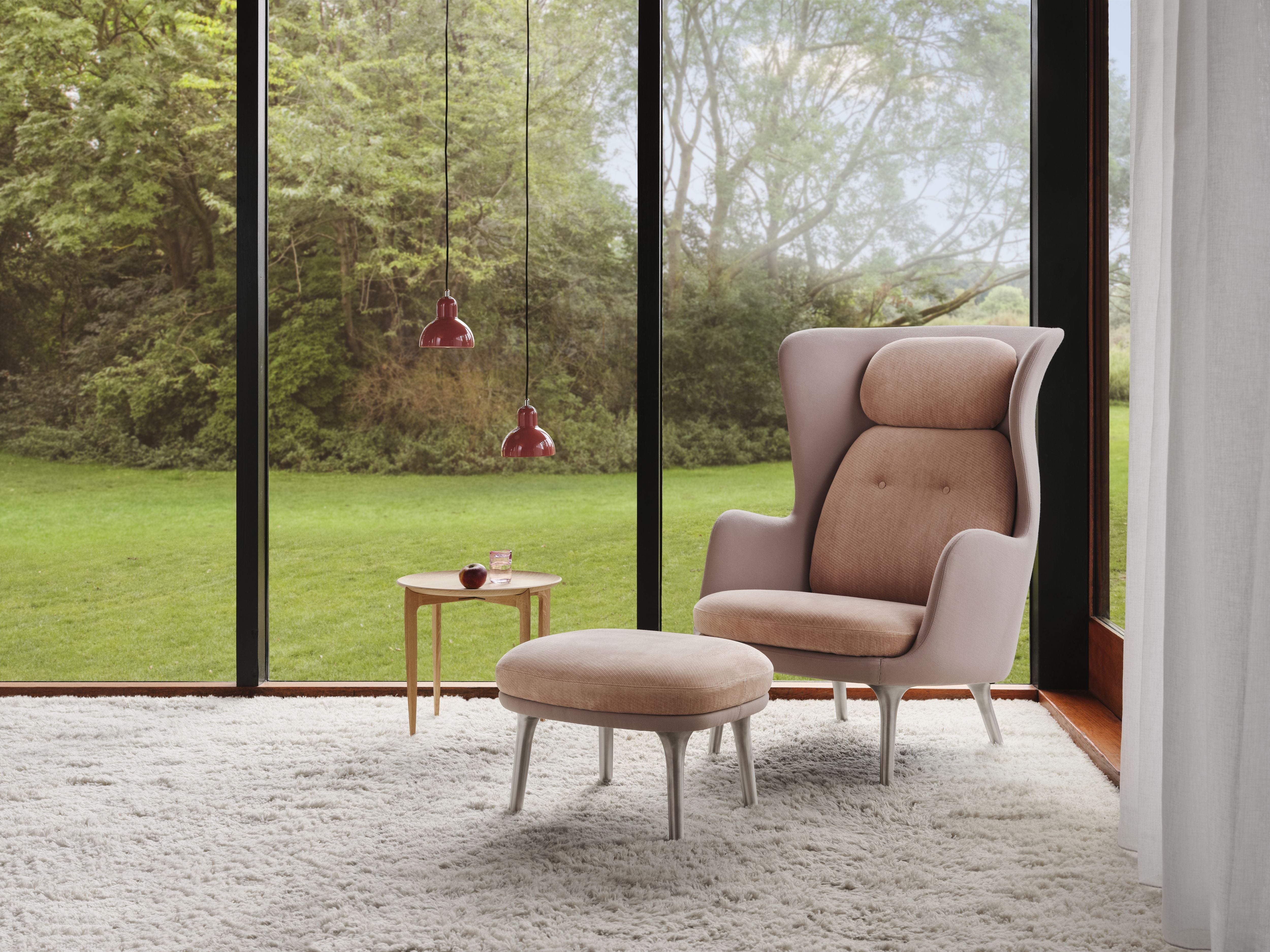 Fritz Hansen Ro Lounge Chair Hliník, bledá růže