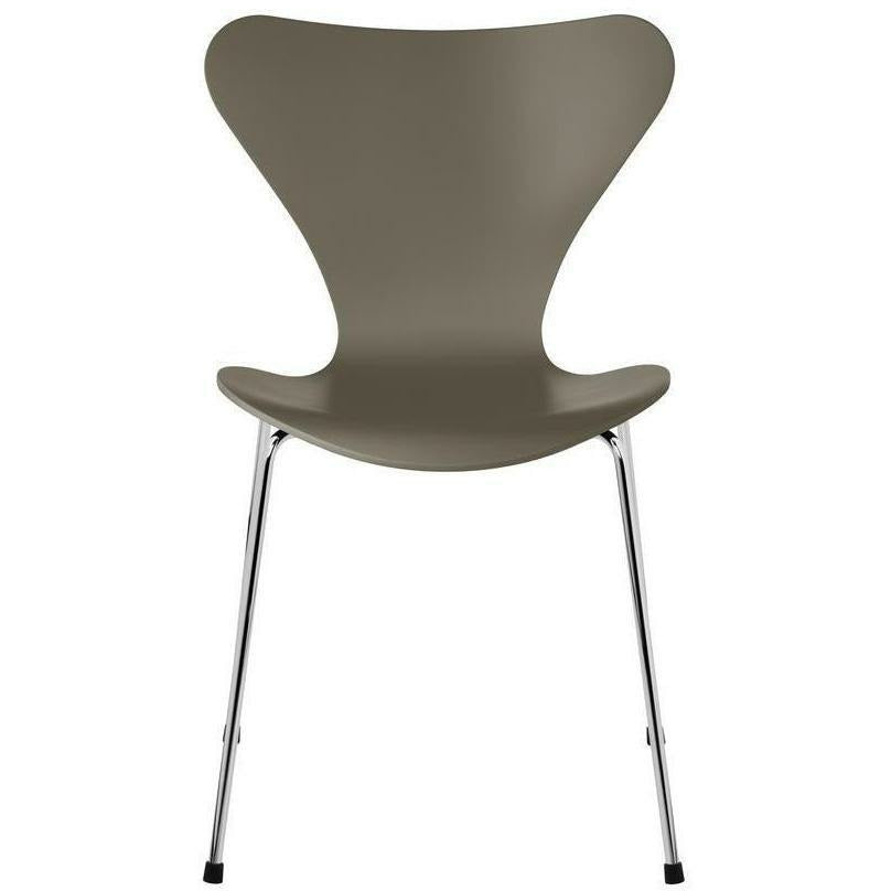 Fritz Hansen Series 7 Chair Lacquered Olive Green Shell, Chrome Plated Steel Base