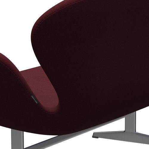 Fritz Hansen Swan Sofa 2 Seater, saténové kartáčované hliníkové/tonus víno červené