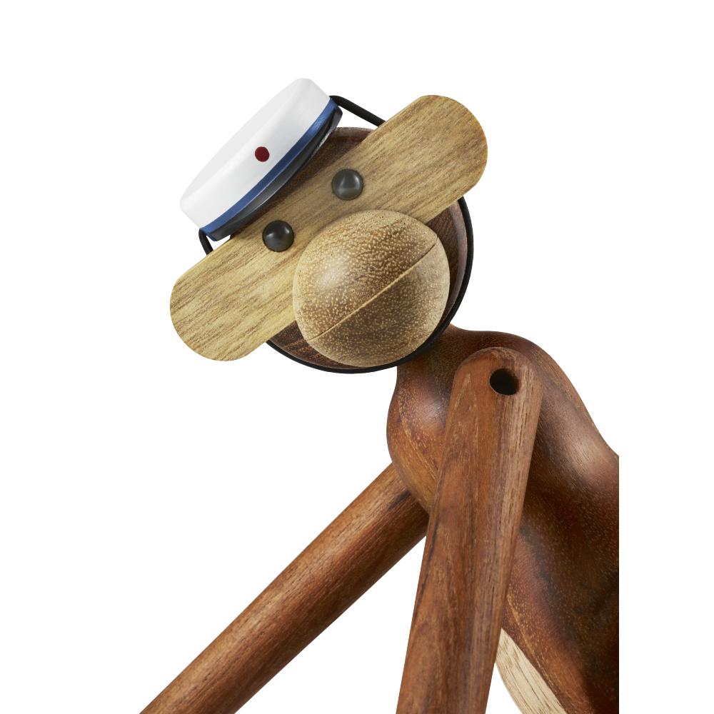 Kay Bojesen Monkey Medium Teak/Limba vč. Modrá studentská čepice