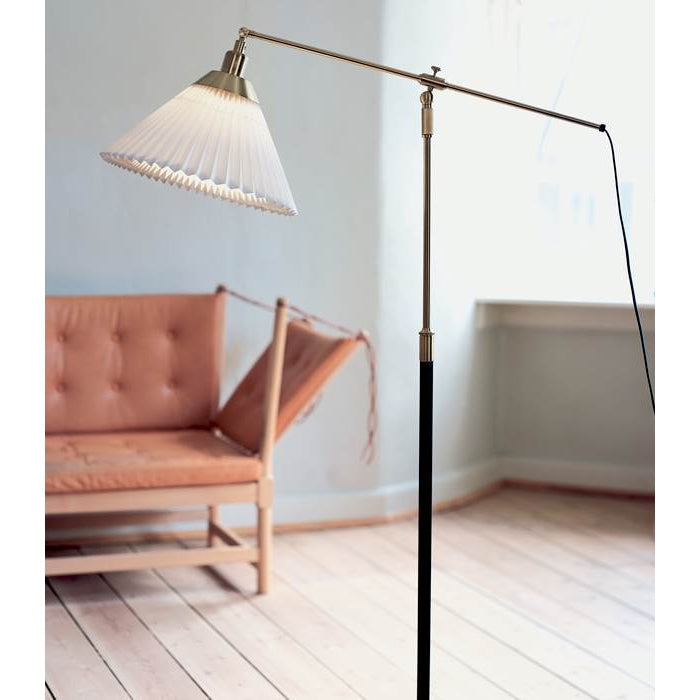 Le Klint Stand Lamp 349, papírový stín