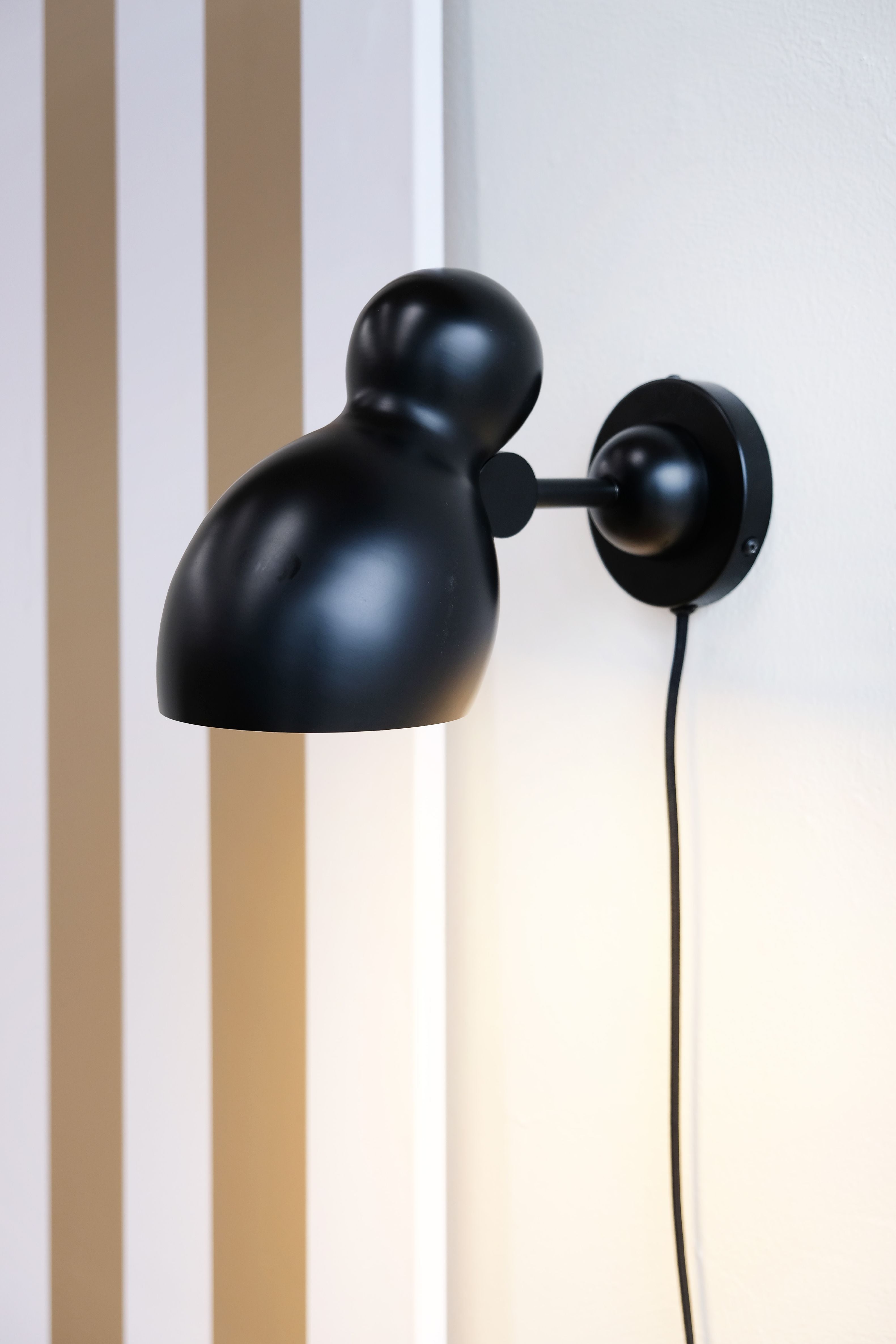 Dyberg Larsen Ludo nástěnná lampa, černá
