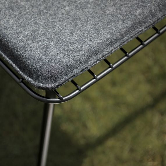 Audo Copenhagen WM String Seat Cushion Outdoor/Lounge, tmavě šedá