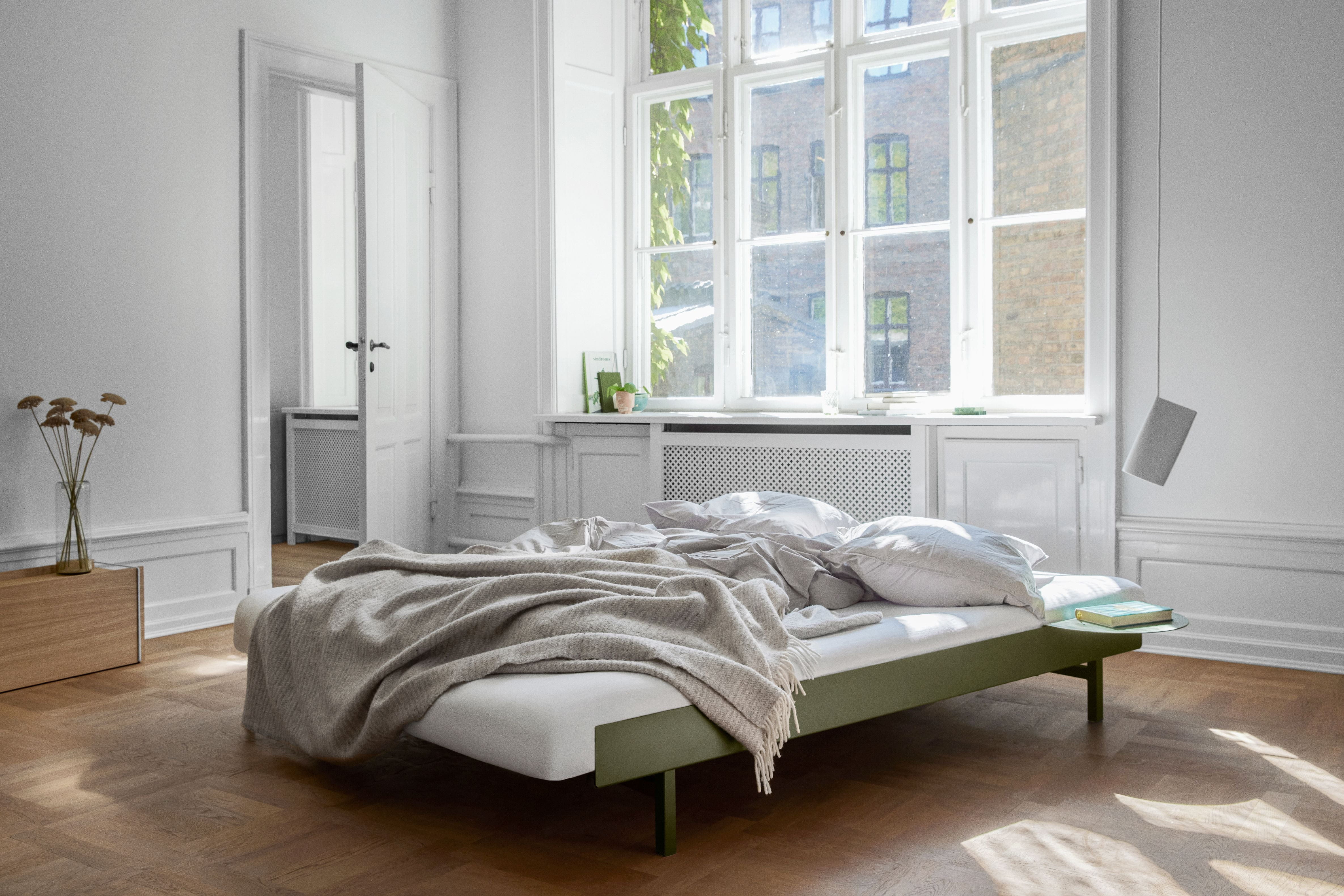 Moebe postel s 1 lůžkovým stolem 90 180 cm, borovice zelená