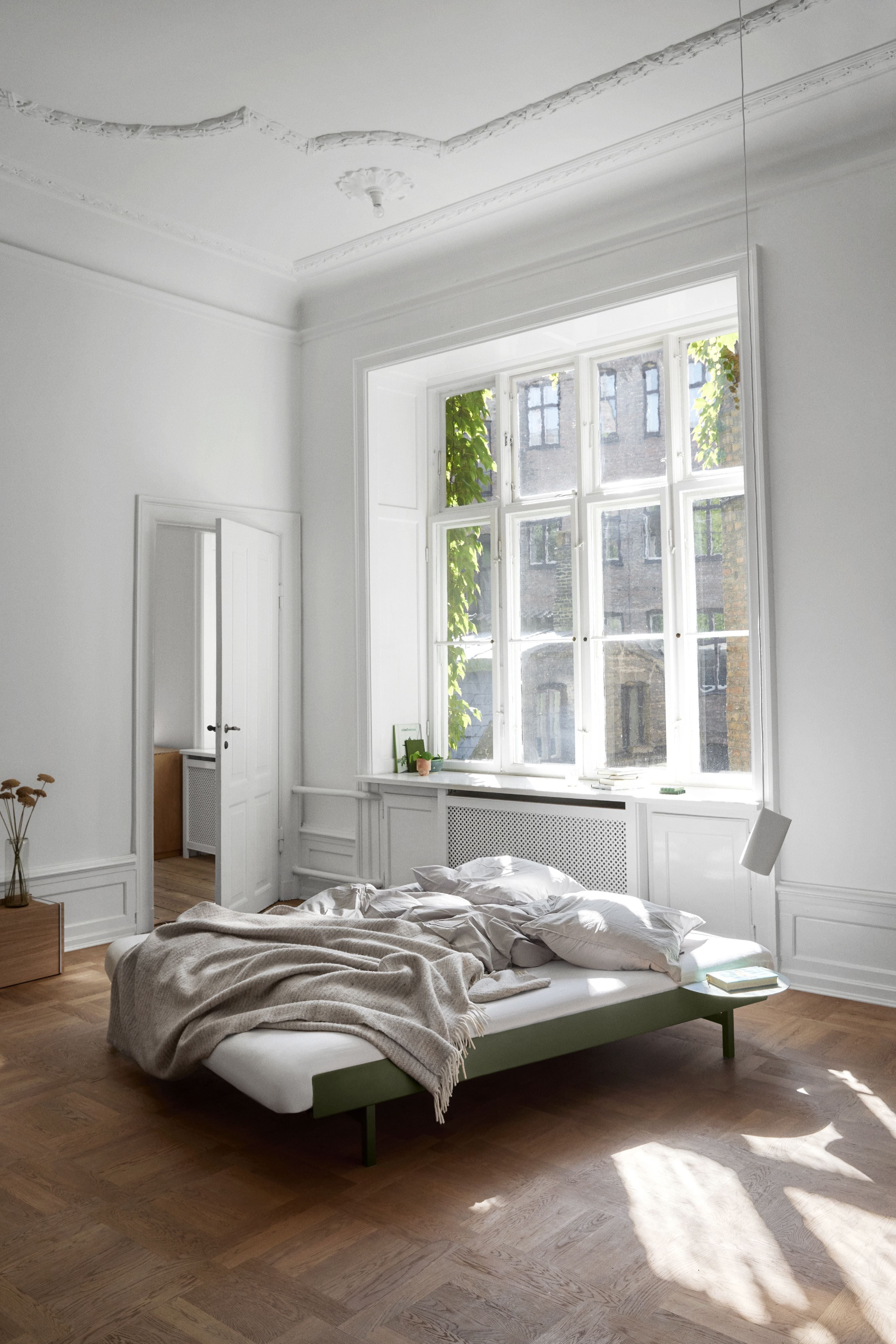 Moebe postel s 2 nočními stoly 90 180 cm, borovice zelená