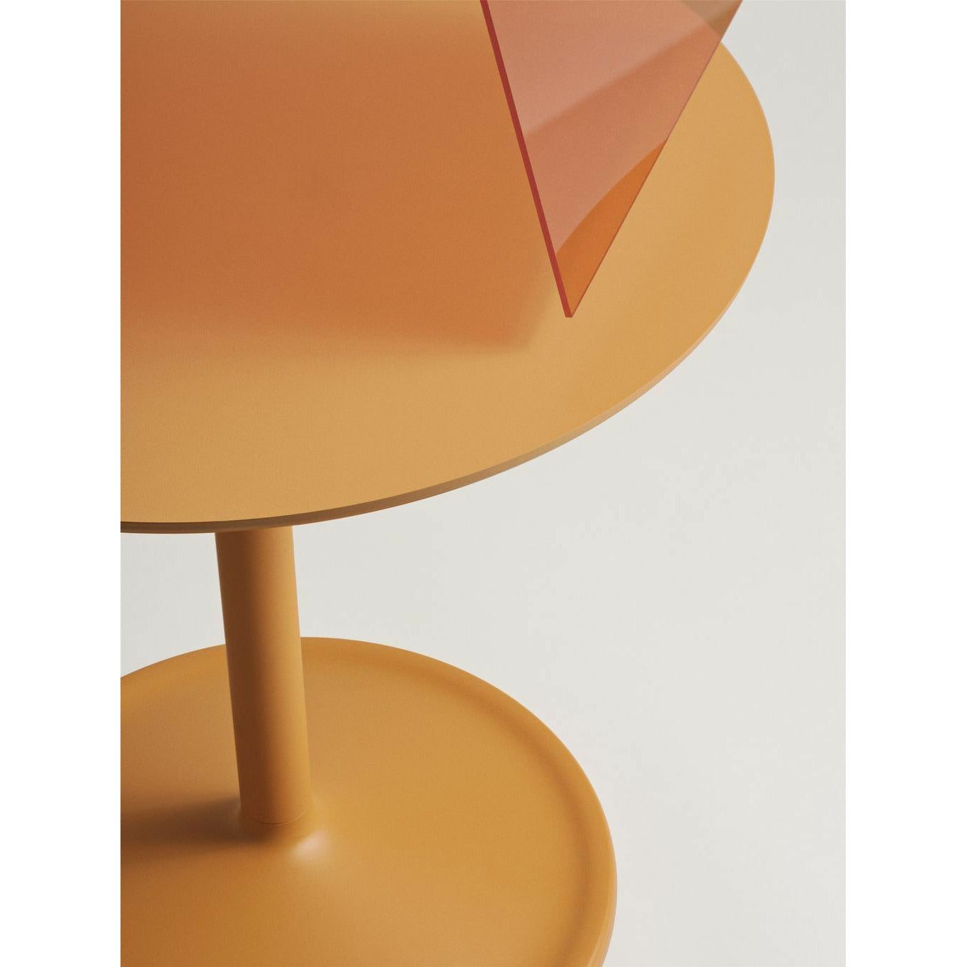Měkký boční stůl Muuto Øx H 48x48 cm, oranžový