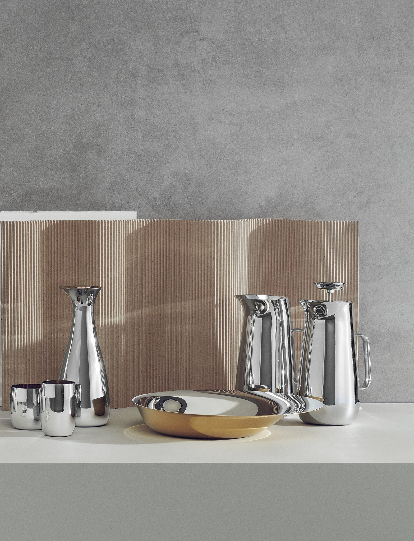 Stelton Norman Foster Carafe s uzavřením 1 l, zlatý