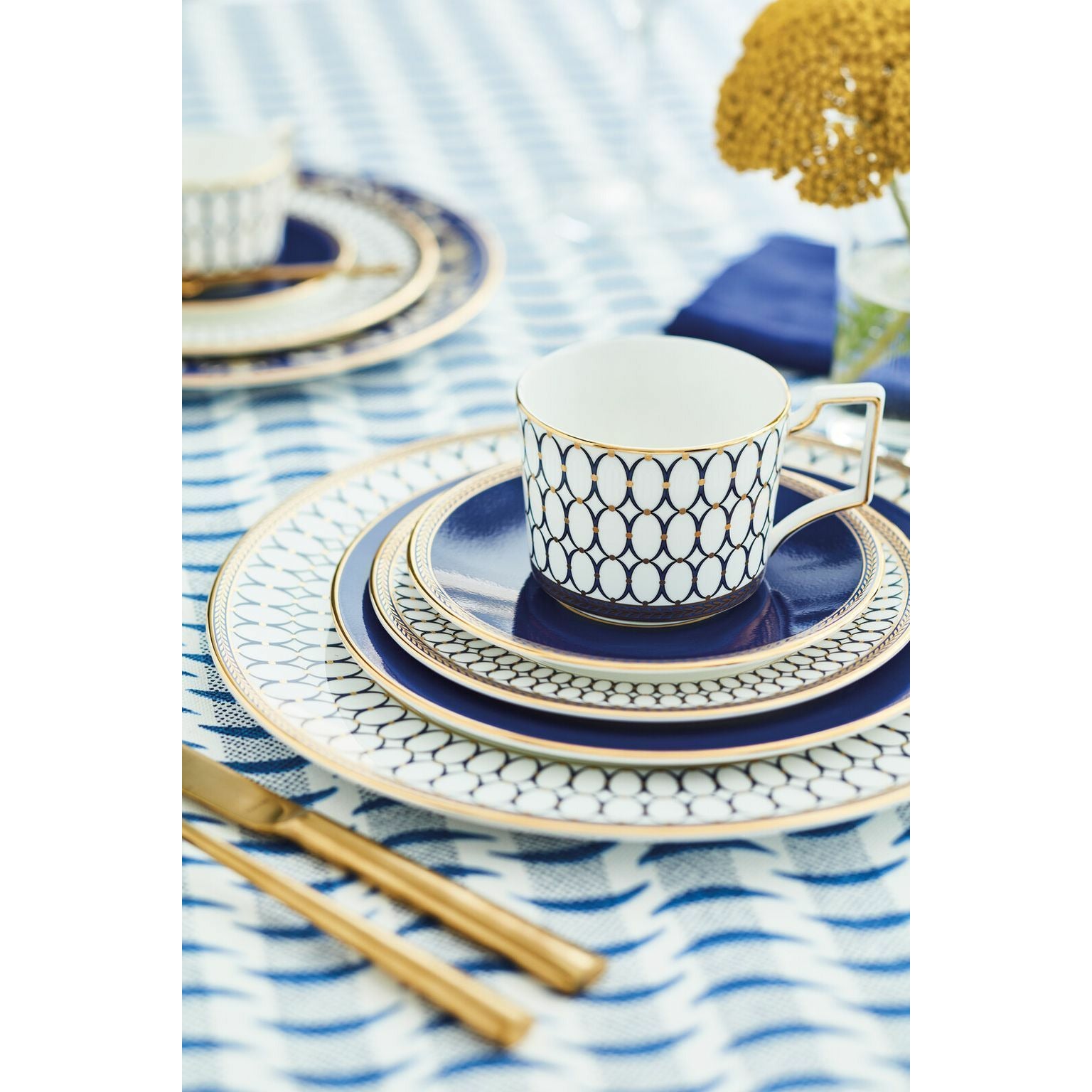 Wedgwood Renaissance Gold Teacup & Saucer 2 Pcs., White/Blue