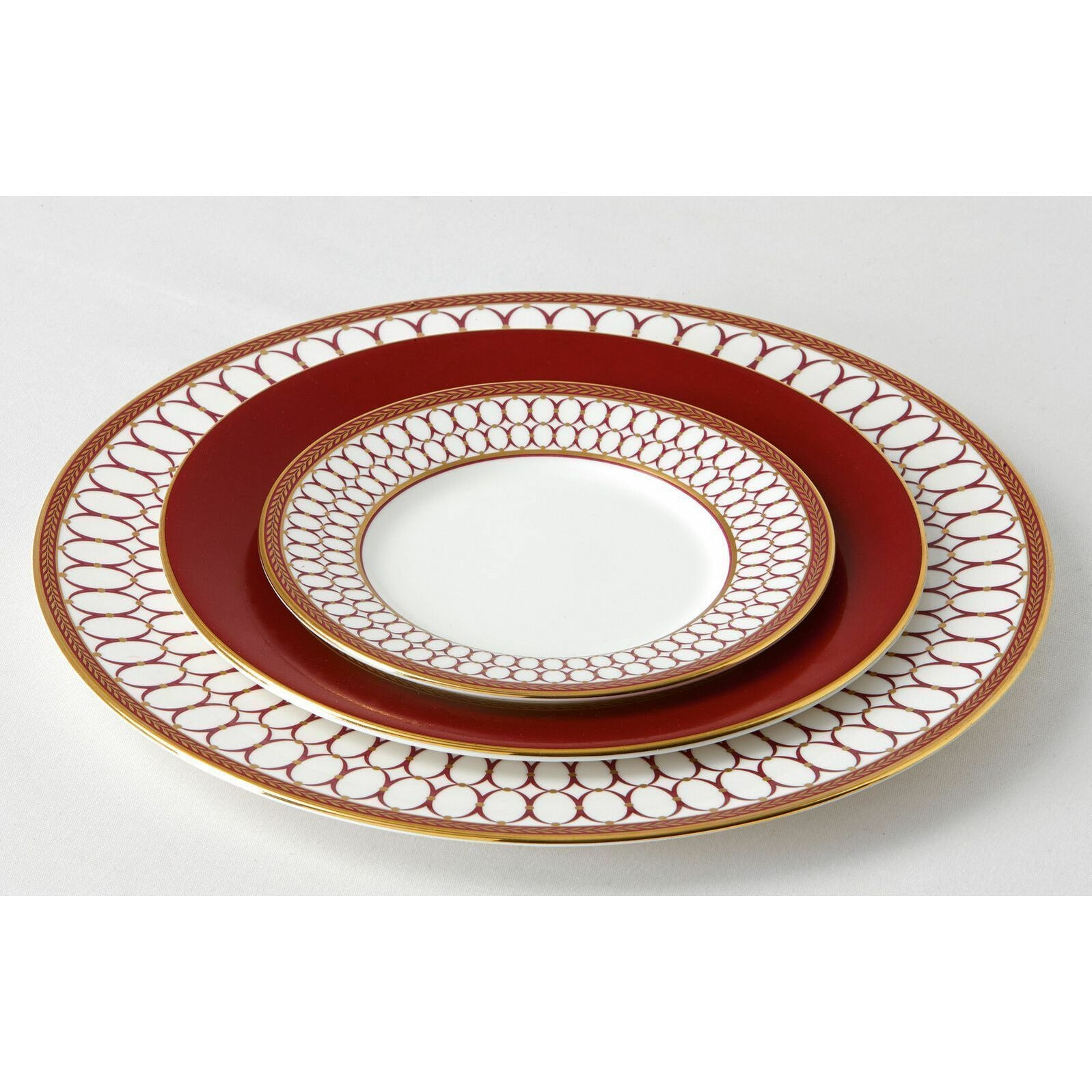 Wedgwood Renaissance Red Plate, 20 cm