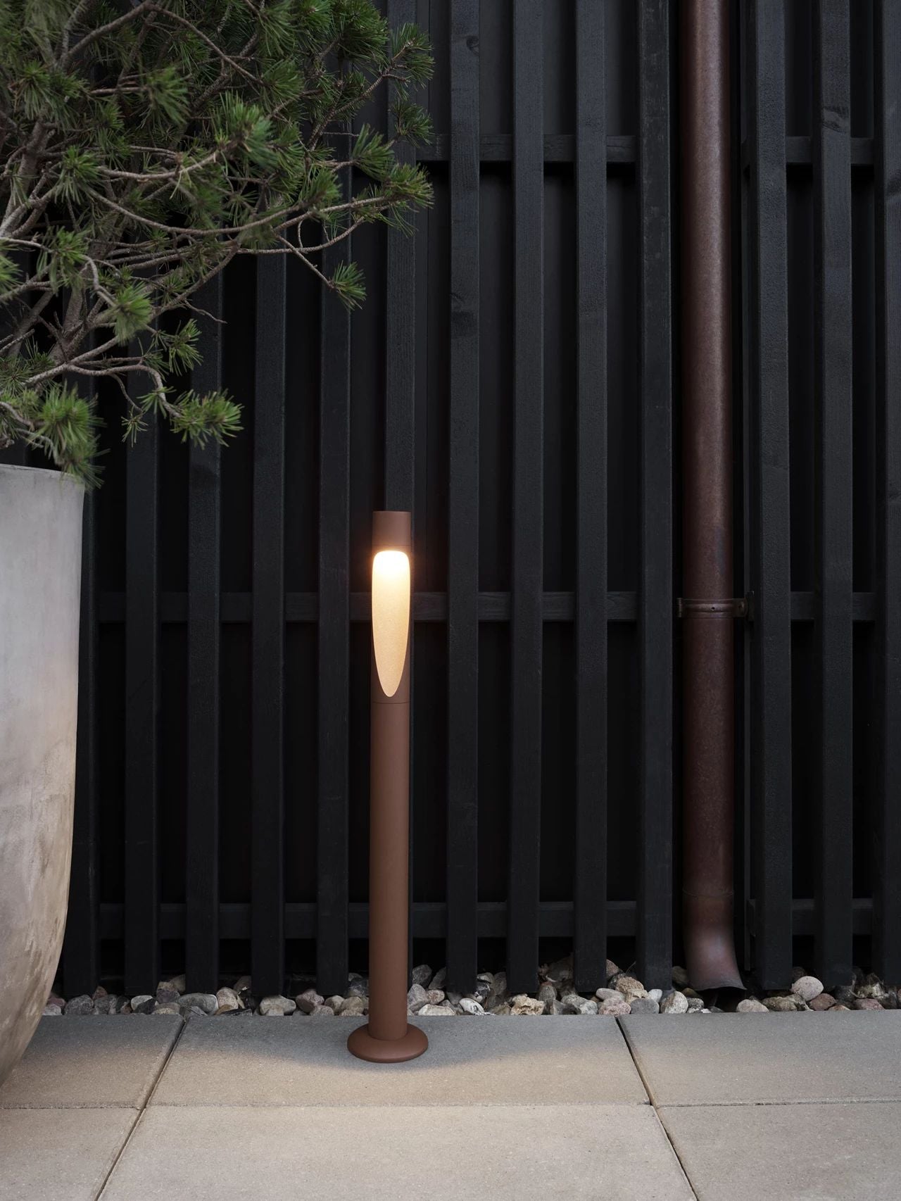 Louis Poulsen Flindt Garden Bollard vedl 2700 K 6,5 W Spike bez adaptéru s konektorem krátký, Corten